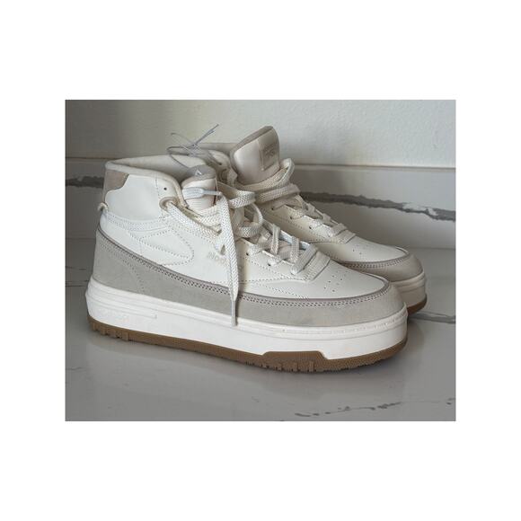 NWOT Reebok Women's Club C Geo Mid Sneaker Tennis Shoe Size 10 Cream - Picture 1 of 7